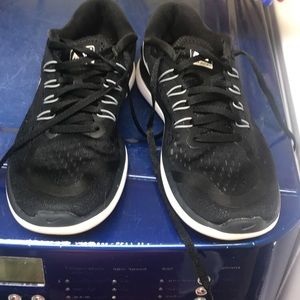 Nike Black 2017 Run tennis Shoes size 7 women